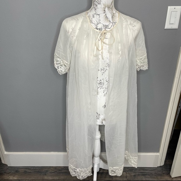 VANITY FAIR VINTAGE 1960s Cream Lacy Lingerie ROBE Tie Neck Sz Small - Picture 1 of 8
